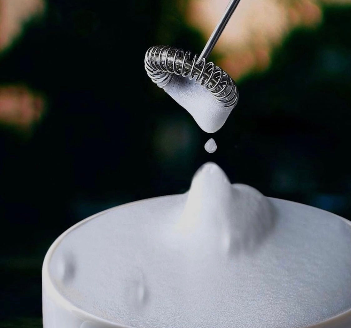 Aerolatte Milk Frother with stand image 2